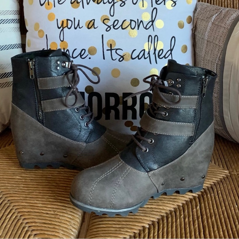 Not Rated Hidden wedge Boot
